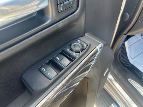 Used 2021 Chevrolet Silverado 1500 LTZ AWD/4WD image 15