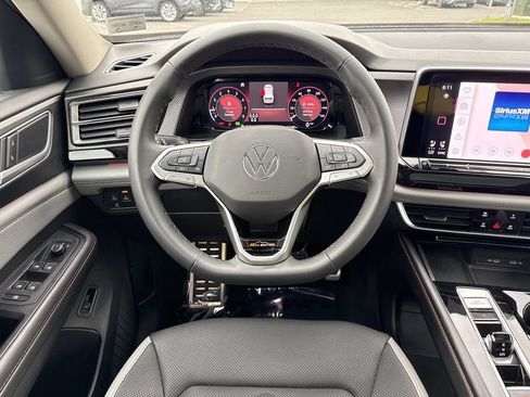 Used 2024 Volkswagen Atlas Peak Edition SE AWD/4WD image 13