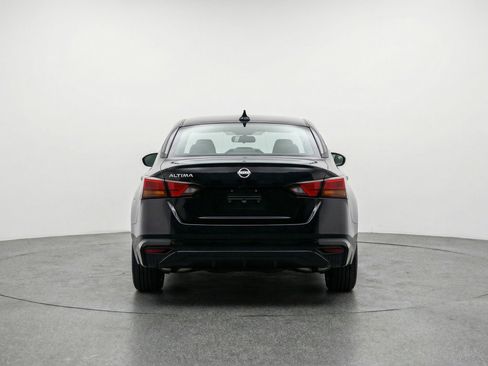 Used 2025 Nissan Altima 2.5 SV FWD image 7