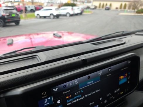 Used 2024 Jeep Gladiator Sport image 22