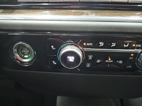 Used 2023 GMC Sierra 1500 Elevation AWD/4WD image 11
