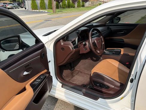Used 2020 Lexus ES 350 w/ Premium Package FWD image 24