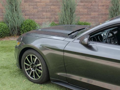 Used 2017 Ford Mustang Coupe RWD image 42