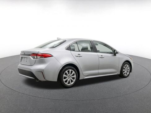 Used 2025 Toyota Corolla LE FWD image 9