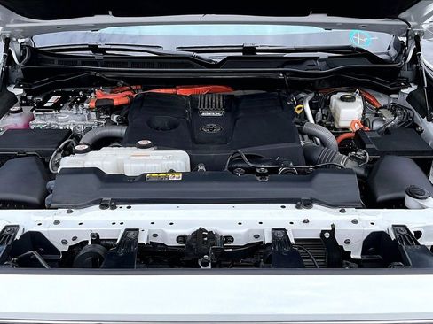 Used 2024 Toyota Sequoia Platinum image 10