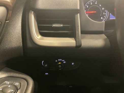 Used 2020 GMC Terrain Denali w/ GMC Pro Grade Package AWD/4WD image 16