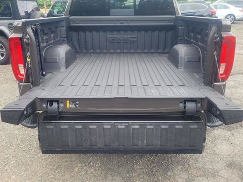 Used 2019 GMC Sierra 1500 SLT w/ SLT Premium Plus Package AWD/4WD image 41