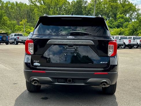 Used 2023 Ford Explorer XLT w/ Equipment Group 202A AWD/4WD image 4