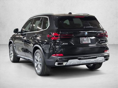 Used 2026 BMW X5 sDrive40i w/ Parking Assistance Package image 7