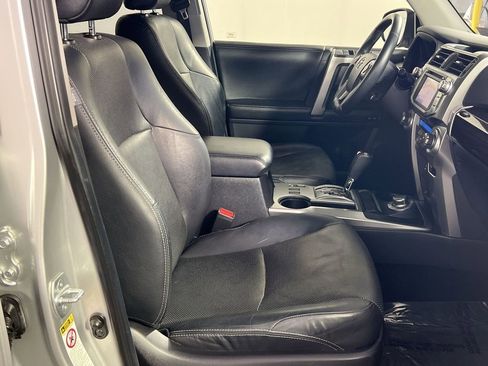Used 2014 Toyota 4Runner Limited image 27