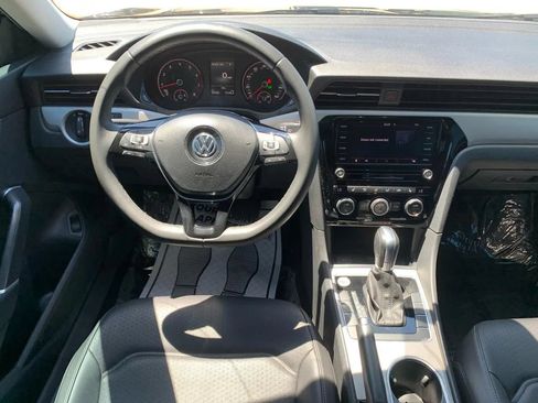 Used 2021 Volkswagen Passat 2.0T SE FWD image 12