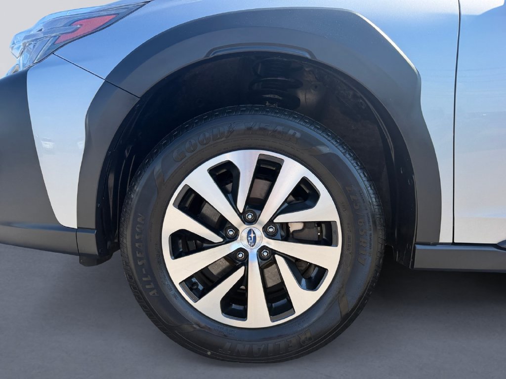 Used 2025 Subaru Outback Premium AWD/4WD image 9