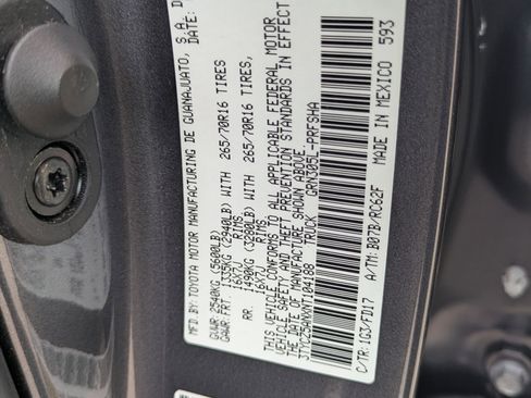 Used 2022 Toyota Tacoma TRD Off-Road image 30