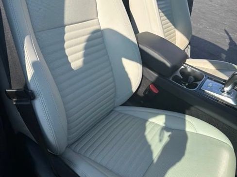 Used 2023 Land Rover Discovery Sport SE AWD/4WD image 27