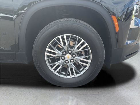 Used 2025 Chevrolet Traverse LT AWD/4WD image 40