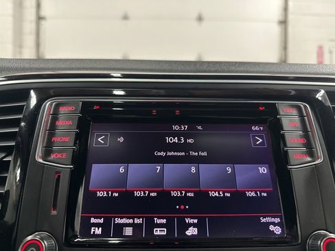 Used 2019 Volkswagen Beetle 2.0T SE image 26