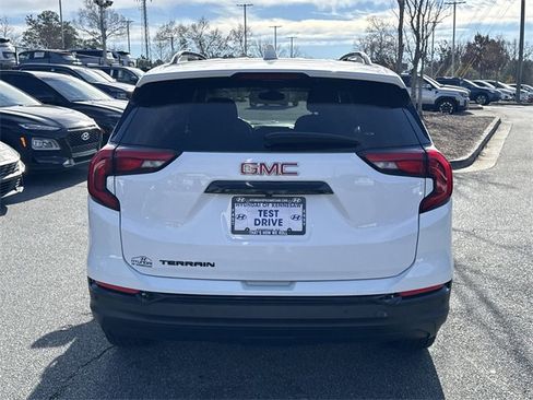 Used 2021 GMC Terrain SLE w/ Elevation Edition image 6