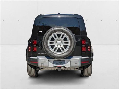New 2025 Land Rover Defender 110 S image 8