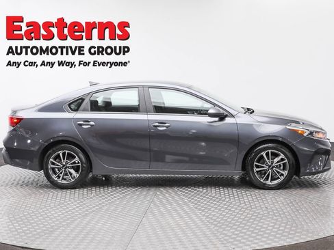 Used 2023 Kia Forte LXS image 4