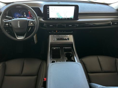 Used 2026 Lincoln Aviator 2WD image 12