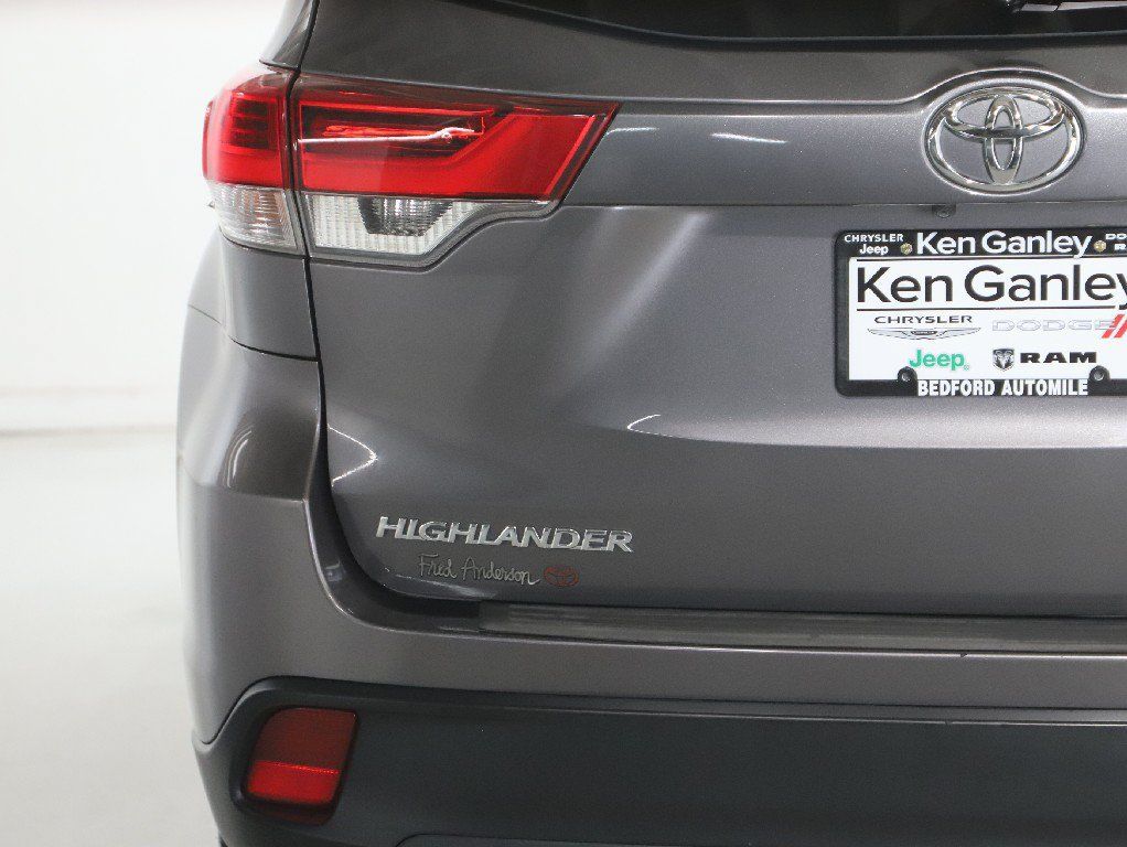 Used 2019 Toyota Highlander XLE FWD image 44