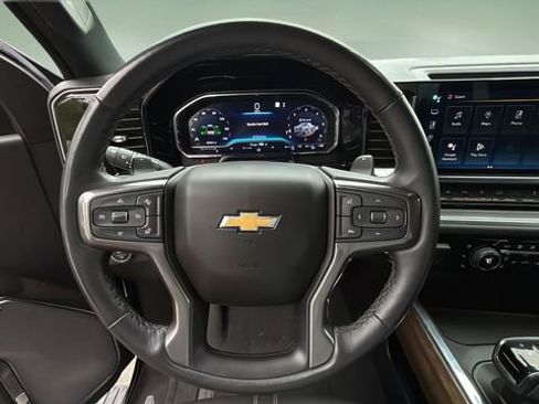 Used 2023 Chevrolet Silverado 1500 High Country w/ Technology Package AWD/4WD image 12