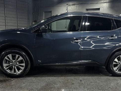 Used 2018 Nissan Murano SV FWD image 3