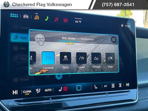 New 2026 Volkswagen Tiguan SE image 41