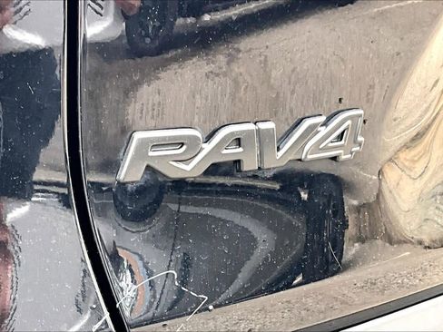 Used 2023 Toyota RAV4 LE AWD/4WD image 10