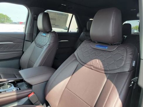 New 2025 Ford Explorer Platinum w/ LUX Leather Package image 24