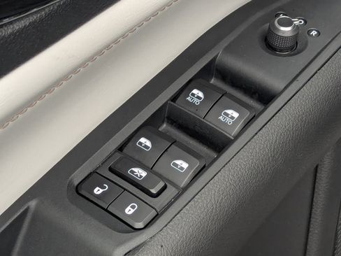 Used 2025 Jeep Compass Limited AWD/4WD image 21