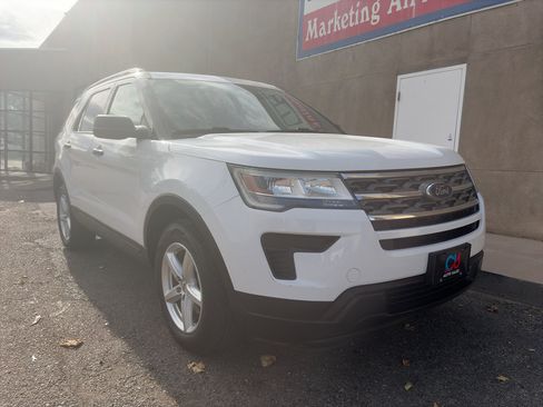 Used 2018 Ford Explorer 4WD image 3