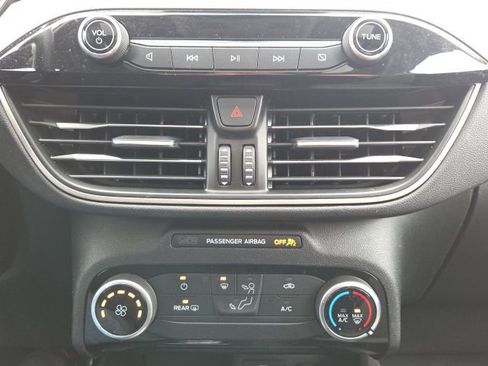 Used 2022 Ford Escape SE w/ SE Sport Appearance Package image 33