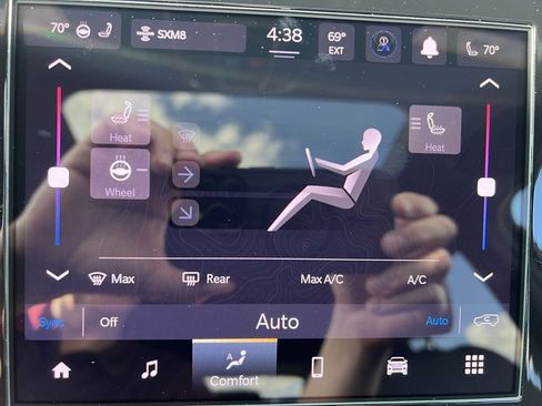 New 2025 Jeep Grand Cherokee Altitude image 40