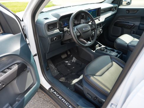 Used 2024 Ford Maverick Tremor w/ Tremor Off-Road Package AWD/4WD image 15