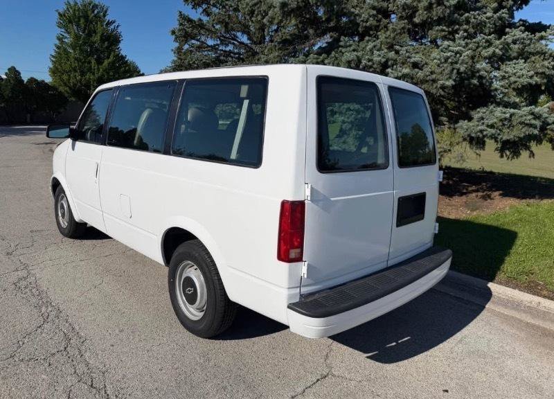 Used 1999 Chevrolet Astro Passenger RWD image 4