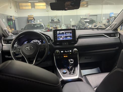 Used 2020 Toyota RAV4 Limited w/ Carpet Mat Package AWD/4WD image 28