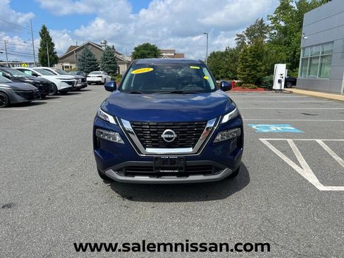 Used 2023 Nissan Rogue SV AWD/4WD image 2