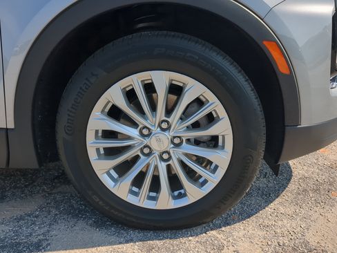 Used 2024 Cadillac XT4 Luxury FWD image 9