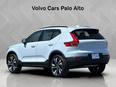 New 2026 Volvo XC40 B5 Plus w/ Climate Package AWD/4WD image 6