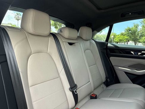 Used 2025 Porsche Macan Electric RWD image 26