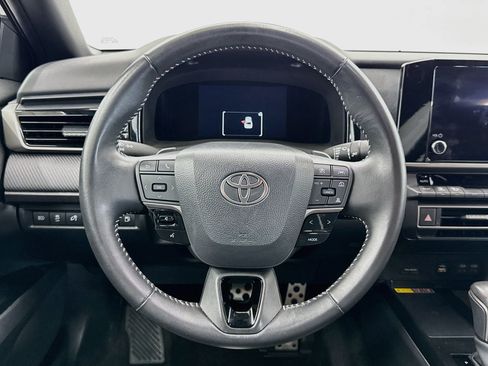 Used 2025 Toyota Camry SE FWD image 18