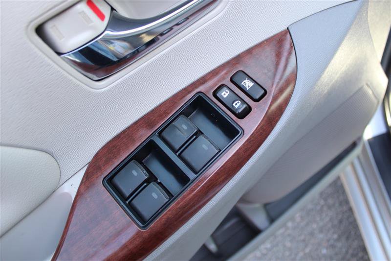 Used 2013 Toyota Sienna XLE w/ Entertainment Pkg FWD image 13