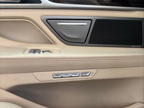 Used 2016 BMW 750i xDrive image 21