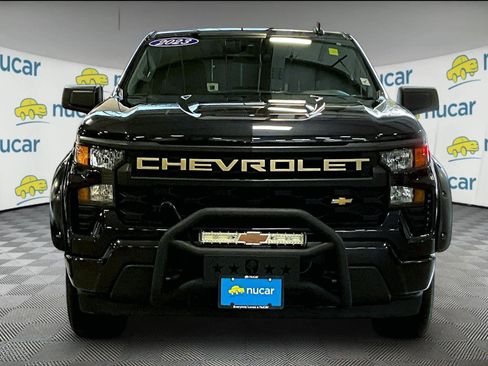Used 2023 Chevrolet Silverado 1500 Custom image 2