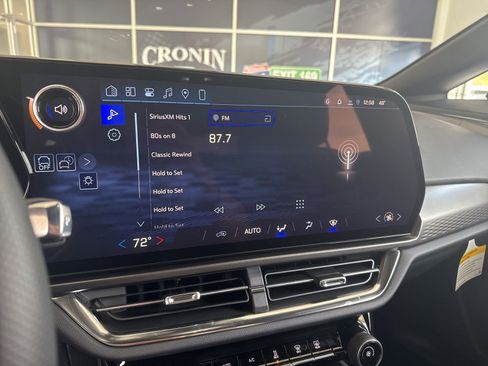 New 2026 Chevrolet Equinox EV LT image 25