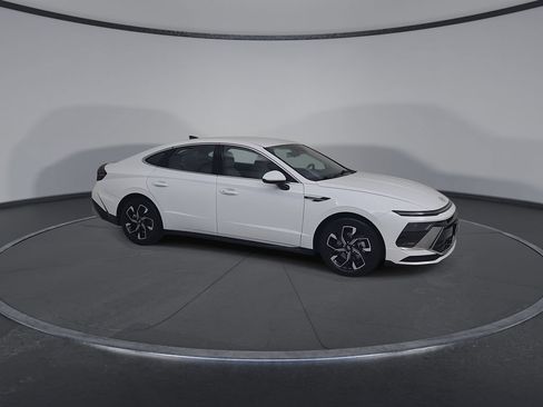Used 2025 Hyundai Sonata SEL FWD image 19