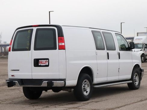 Used 2024 Chevrolet Express 2500 w/ Driver Convenience Package RWD image 7