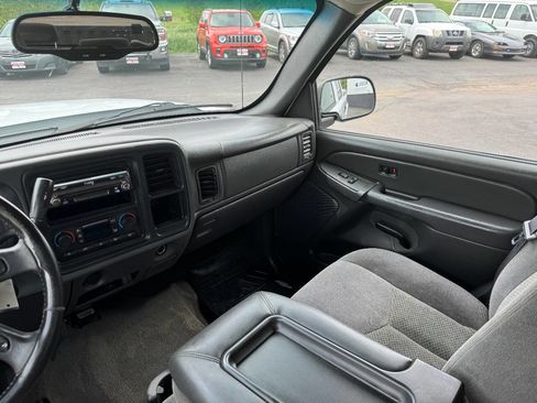 Used 2006 Chevrolet Silverado 1500 LT w/ Light Duty Power Package AWD/4WD image 15