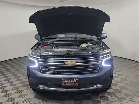 Used 2021 Chevrolet Suburban LT w/ LT Signature Package AWD/4WD image 15